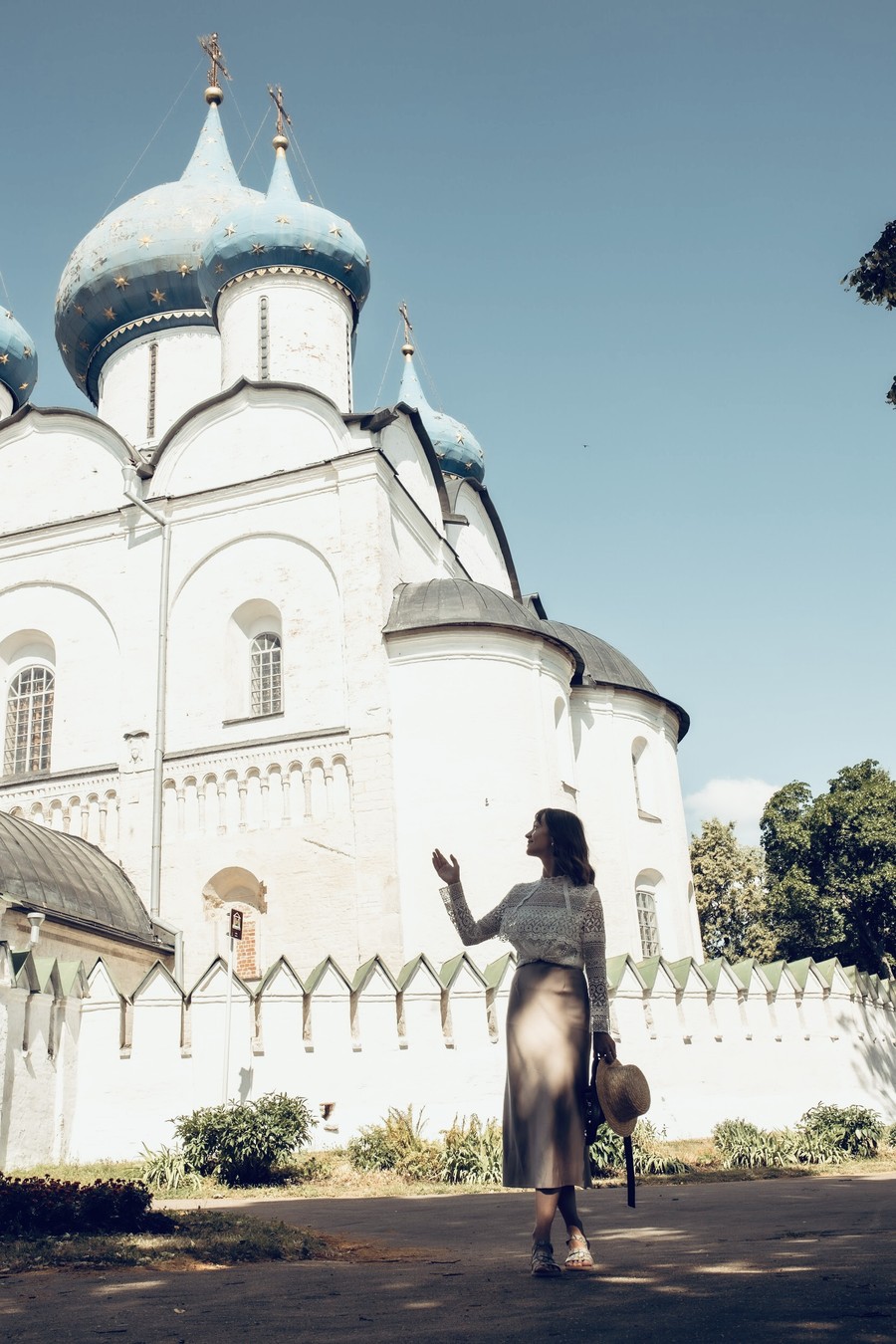 Фото Женский профиль града Суждаль