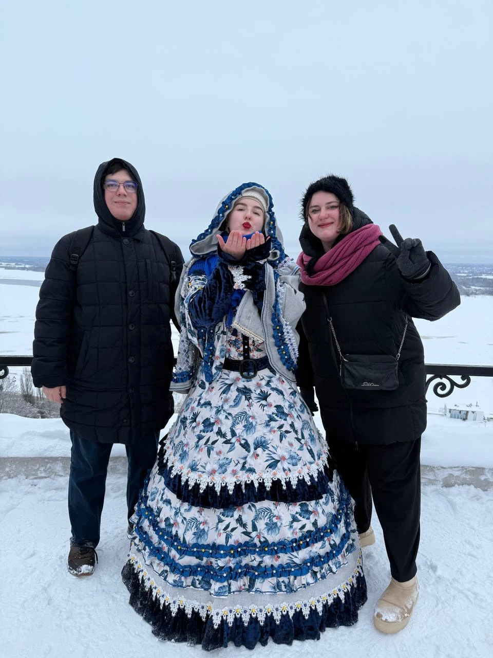 ОЧЕНЬ крутая экскурсия. Весело, динамично и очень интересно) Снег и непогода совсем не помеха. Спасибо огромное