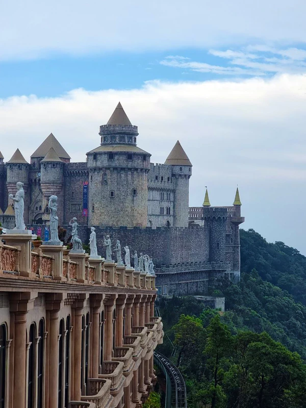 В небесный город «Ба На Хиллс» - из Дананга (всё включено)