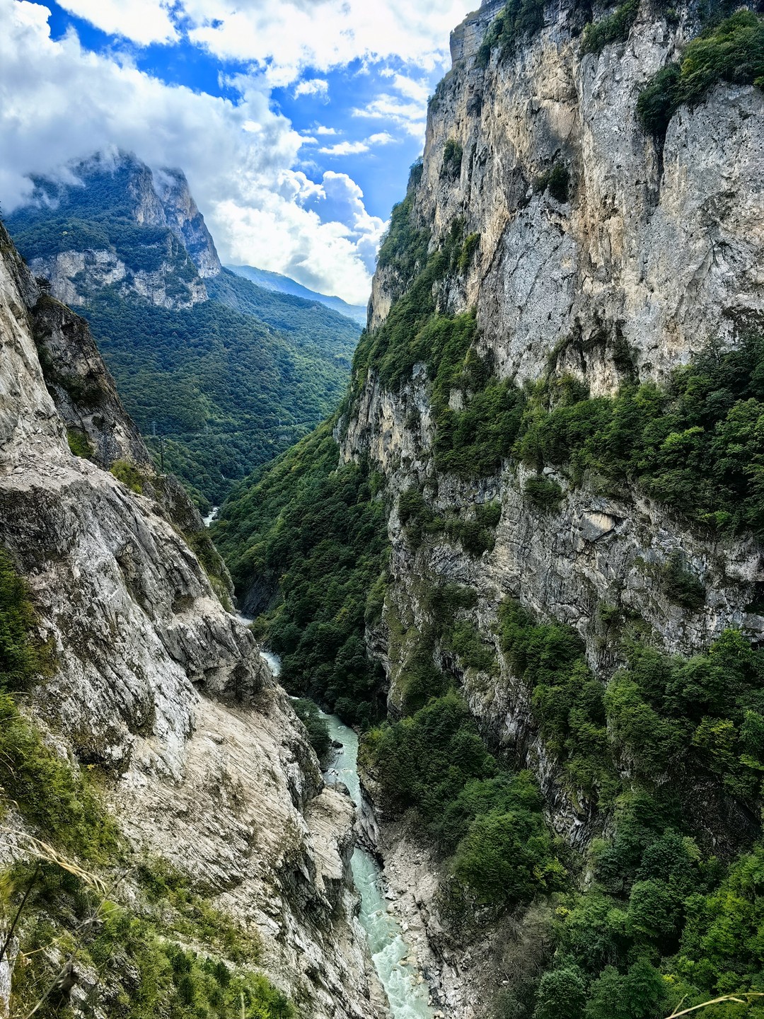Не знаю насчет других водителей, но если вы попали к Умару, считайте вам очень повезло! Поначалу