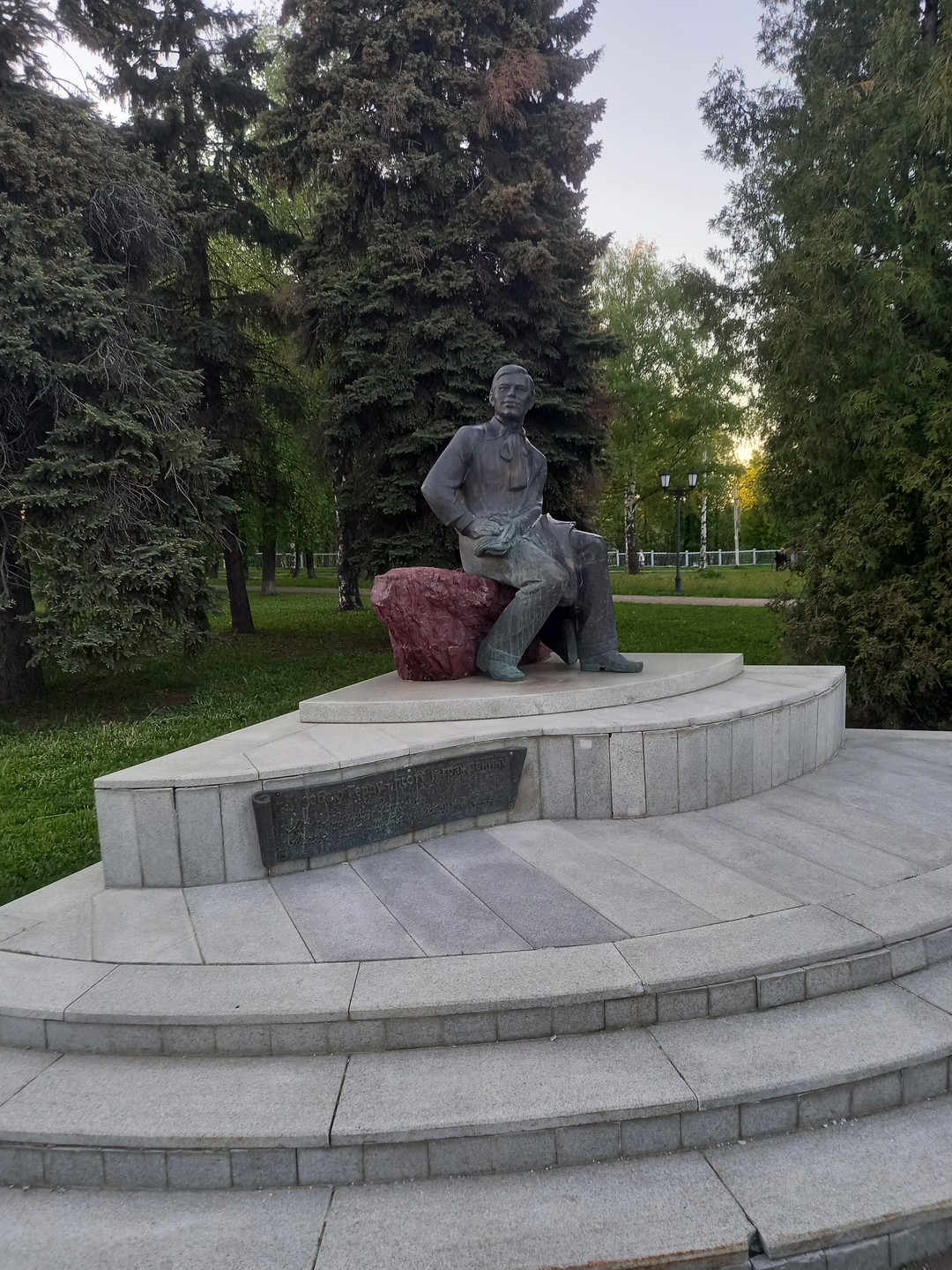 Сергею очень благодарны! Времени было минимум, а хотелось узнать многое. Сработал индивидуально:рассказал под наш запрос. Профессионально
