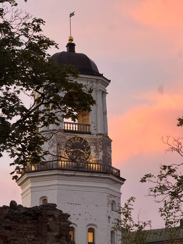 Выборг изнутри: обзор города и чаепитие в старинном особняке