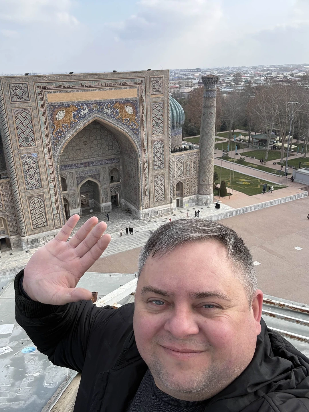 Огромная благодарность гиду Акобиру, человек реально влюблен в свою работу и очень доступно и популярно рассказывает