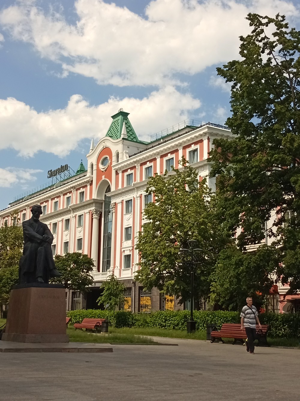По визитным карточкам Нижнего Новгорода