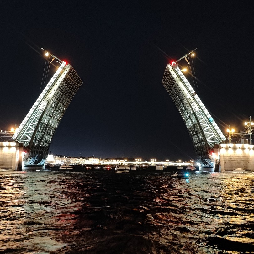Всё понравилось,были в сентябре,одеваться надо тепло,так как на воде очень холодно