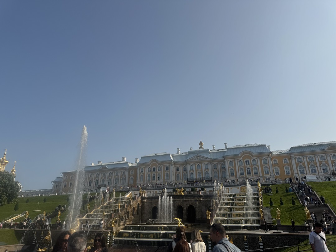 Из Петербурга в Петергоф на весь день в формате «Всё включено» с трансфером и билетами (Вероника)
