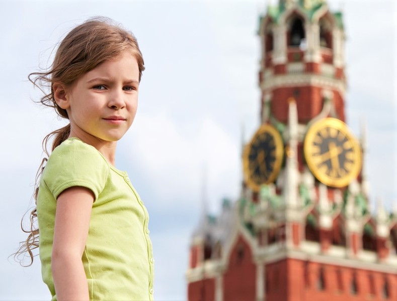Детская экскурсия по территории Кремля