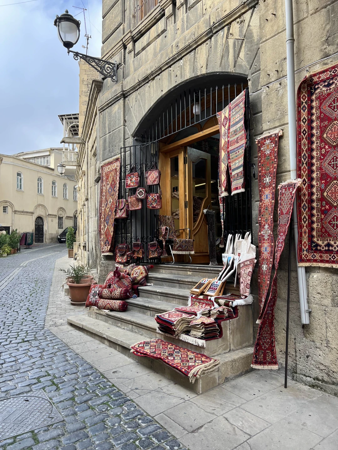 Мы с мужем и дочкой 7 лет приехали в Баку на пару дней познакомиться с городом