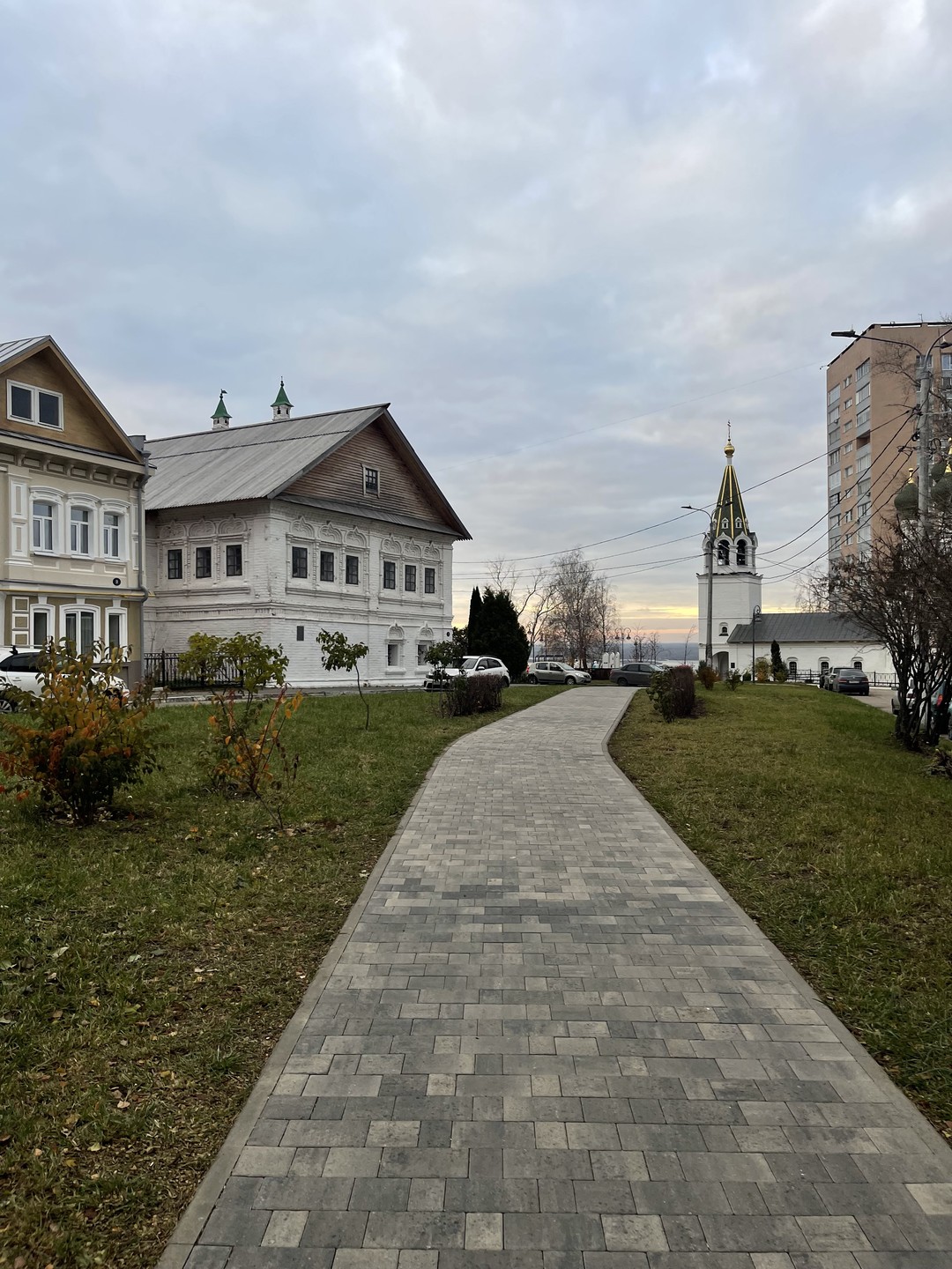 Спасибо Ольге за максимально наполненную экскурсию! Комфортную, не спешную и интересную 🤗 Экскурсия в ноябре на автомобиле это очень удобно!