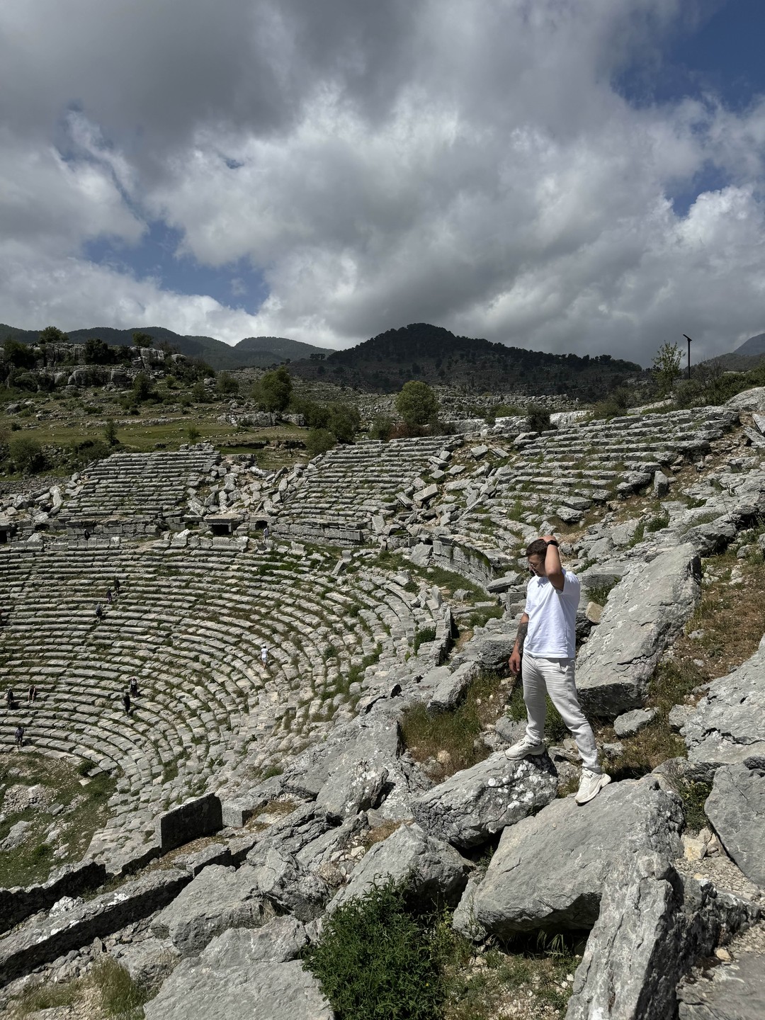Второй раз ездила на данную экскурсию, второй раз получила кайф. Гида обещано не было, но с