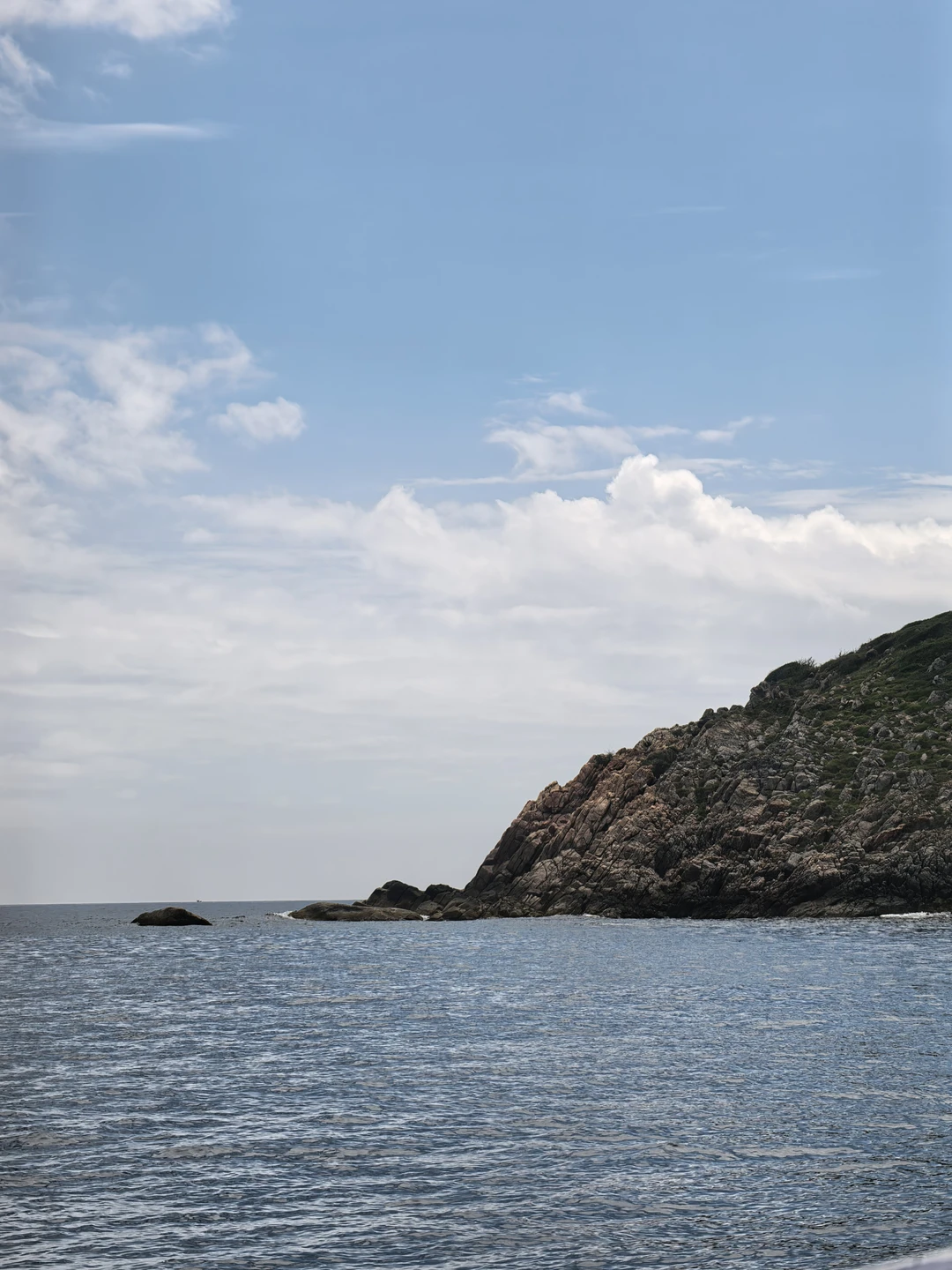 Забронировал через сайт путевку на снорклинг. Поехали всей семьей (дети 9 и 13 лет), нас забрали