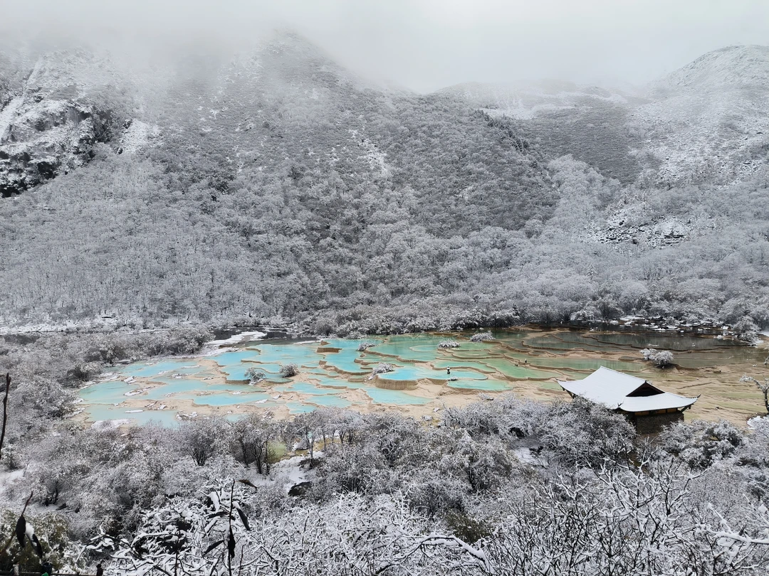 Тур полностью оправдал ожидания: замечательные природные локации, адекватный график переездов, хорошие условия проживания. Маршрут не трудный: