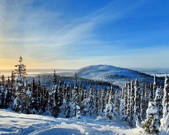 На снегоступах на гору в Кандалакше
