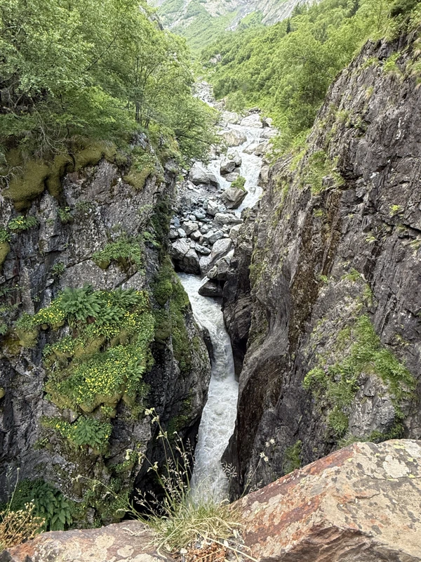 По Карачаево-Черкесии индивидуально с комфортом: джип-тур по природным локациям