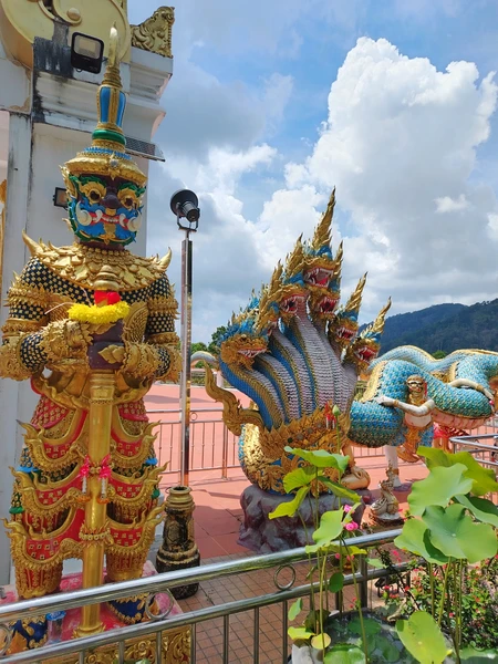 Хотим выразить огромную благодарность Леониду за замечательную экскурсию по Пхукету! Мы с удовольствием провели целый день