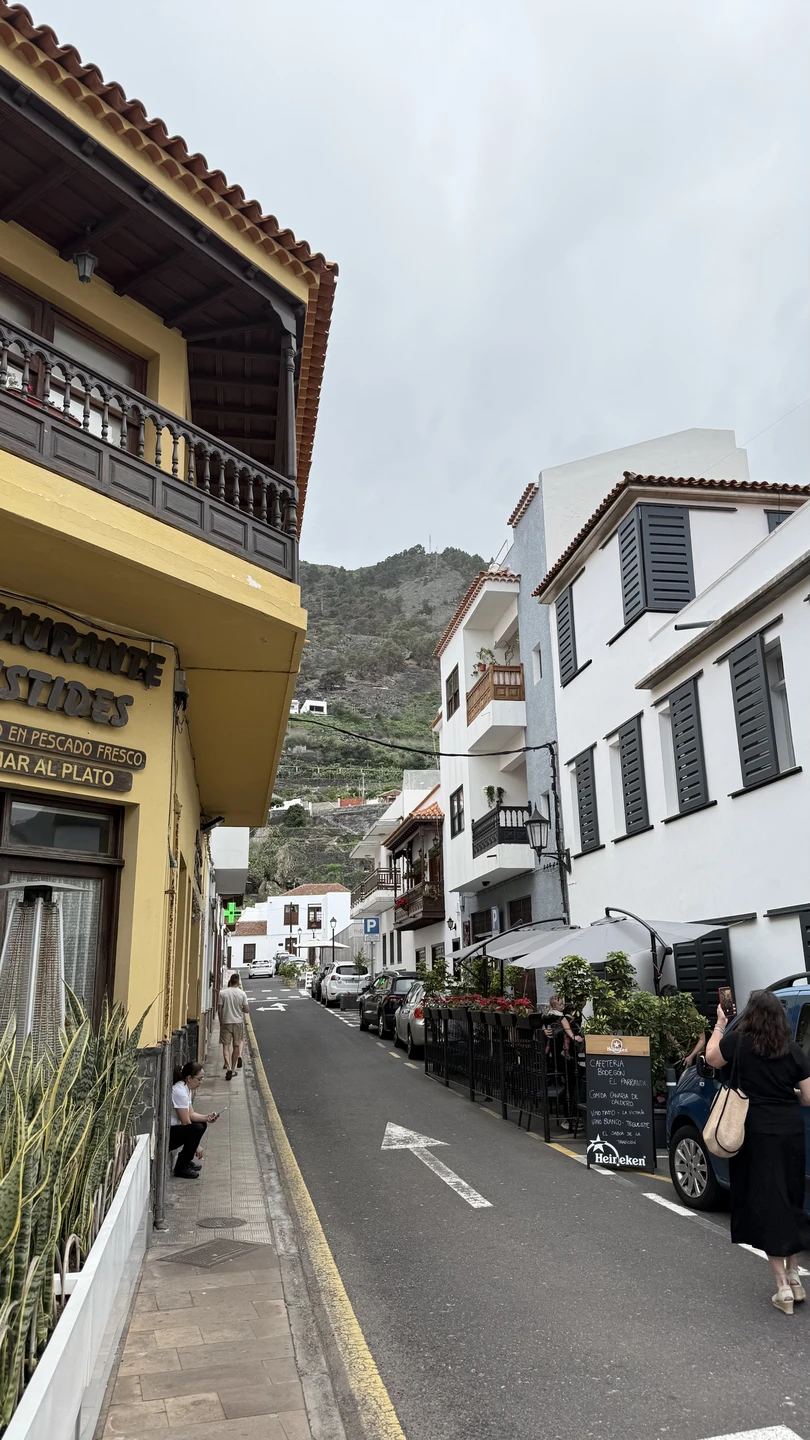 Замечательная экскурсия, однозначно стоит своих денег. Руслан - отличный знаток острова. Больше снимала видео.