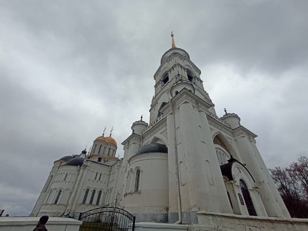 Были в составе сборной группы 28.10.2025. Руфина провела интересную экскурсию, материал был подан структурированно, понятно и