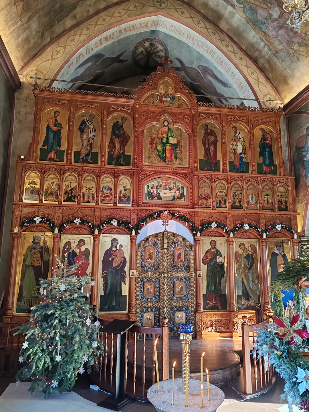 Были на экскурсии больше 8 часов) Антон замечательный рассказчик) экскурсия пролетела незаметно) как то тепло) хотя