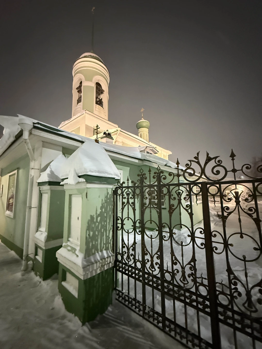 Отличная экскурсия! Если вам важна историческая информация, непринужденная легкая подача, юмор и насыщенная визуализация резьбы, домов