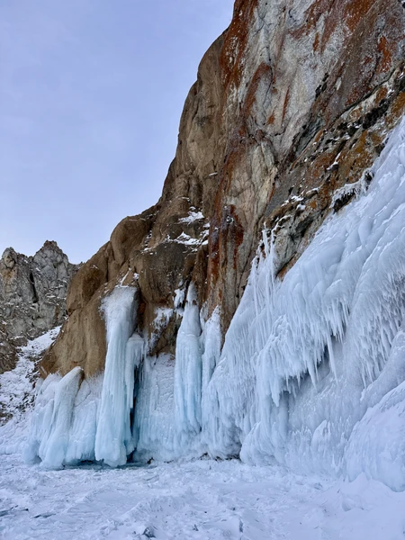 Мы решили купить тур на Байкал спонтанно — хотелось уложиться в 3 дня и успеть увидеть