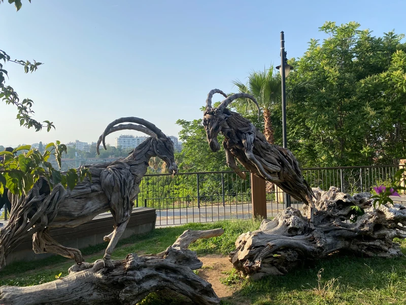 По Старому городу - от античности до наших дней