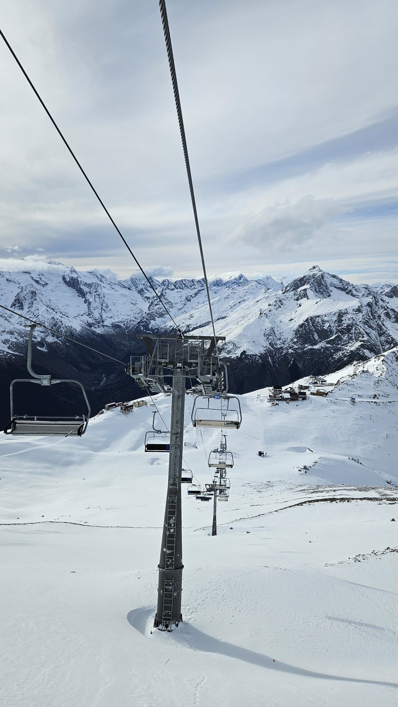 Нам очень понравился гид Ильяс. Виды красивые