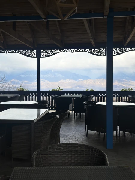 Красивая и вкусная экскурсия, замечательный гид Рони - знает много историй и анекдотов! Времени на всё посмотреть и попробовать достаточно