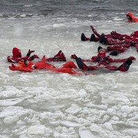 Фото отзыва 2: экскурсия "Искупаться в Баренцевом море: айсфлоатинг в Териберке"