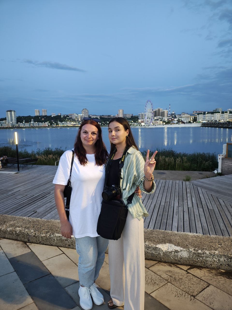 Аня - очень милая девушка из города Шупашкар, поведала нам захватывающие истории про гуннов, болгаров, монголов