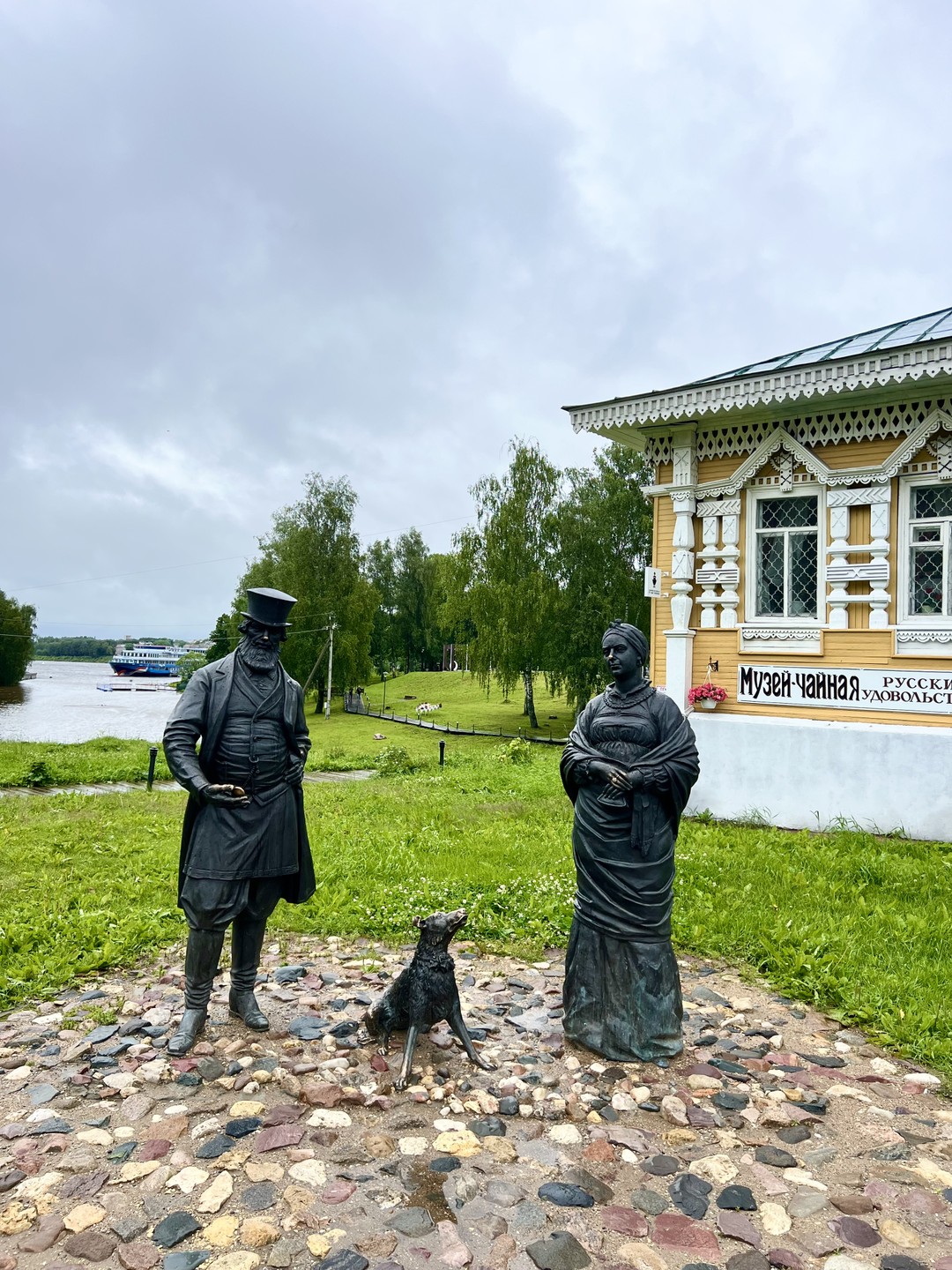 Чудесно провели время на экскурсии с Натальей по прекрасному старинному Угличу!