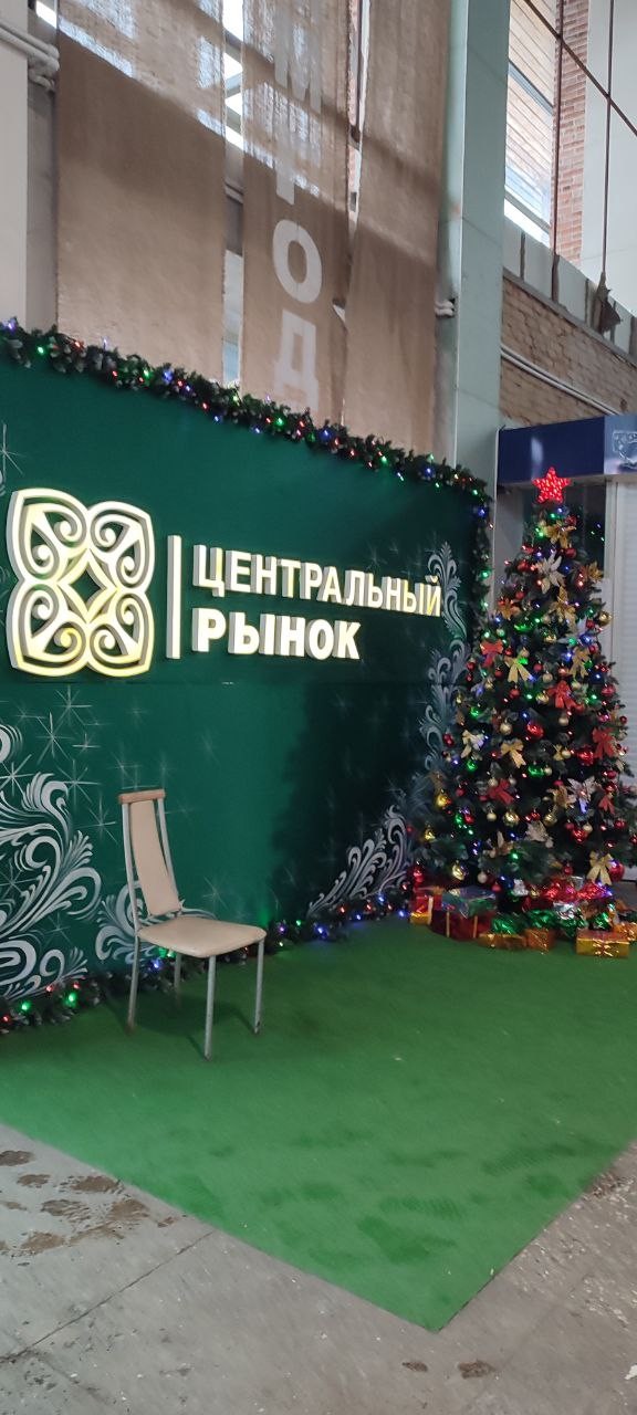 Эдуард отлично провел экскурсию. Нам очень повезло и мы попали в зимнюю сказку. Мы узнали много