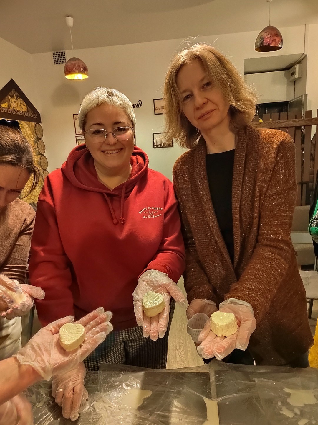 Это абсолютно фантастическое место!!! Мы с девочками побывали на 2-х мастер-классах и вышли с полнейшим восторгом!