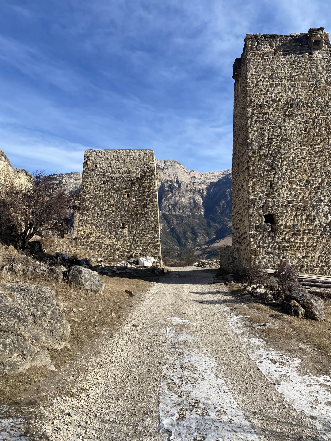 Остались под большим впечатлением от Ингушетии и в основном благодаря гиду Батыру