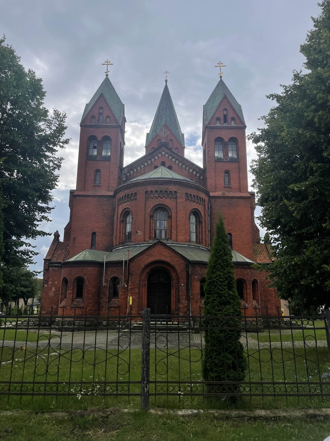 Алина замечательная, доброжелательная девушка!