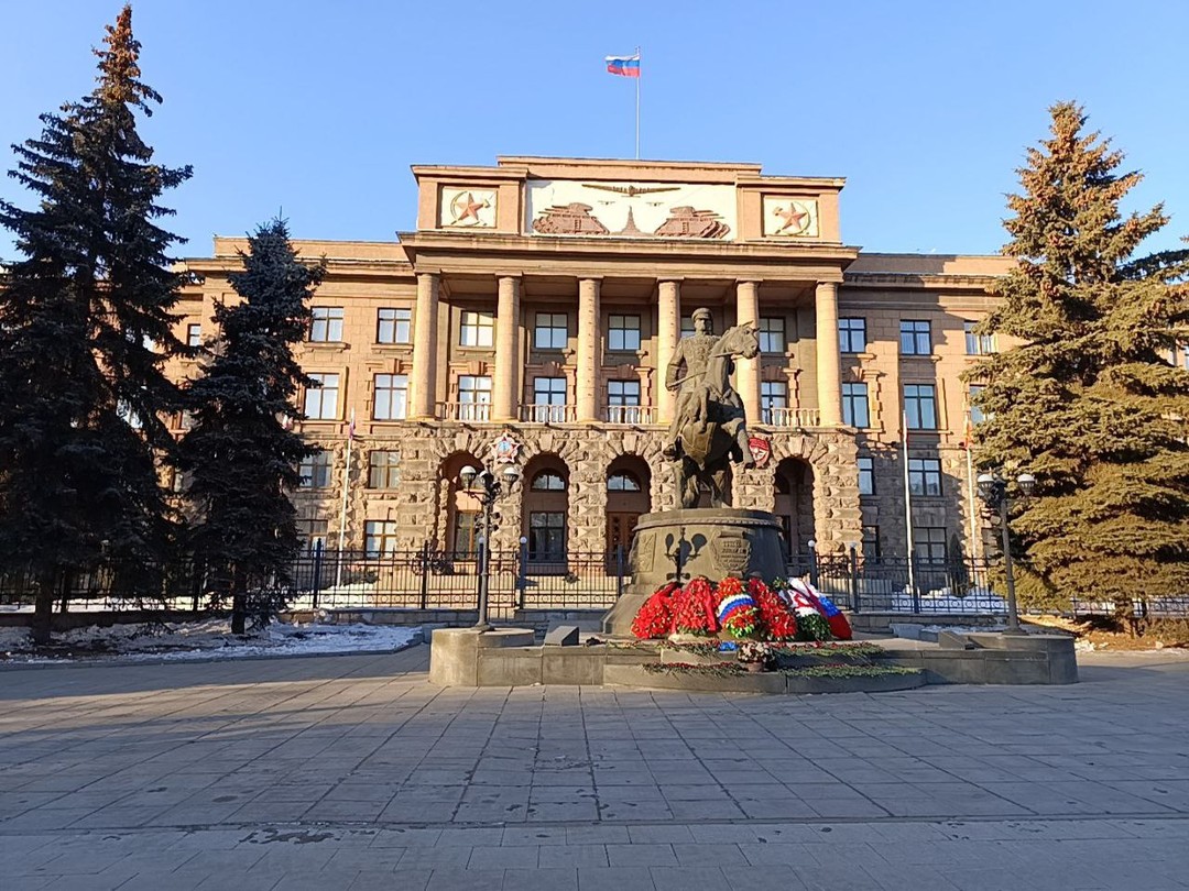 Были впервые в г. Екатеринбург, приезжали на пару дней и заранее задумались о бронировании экскурсии. Долго