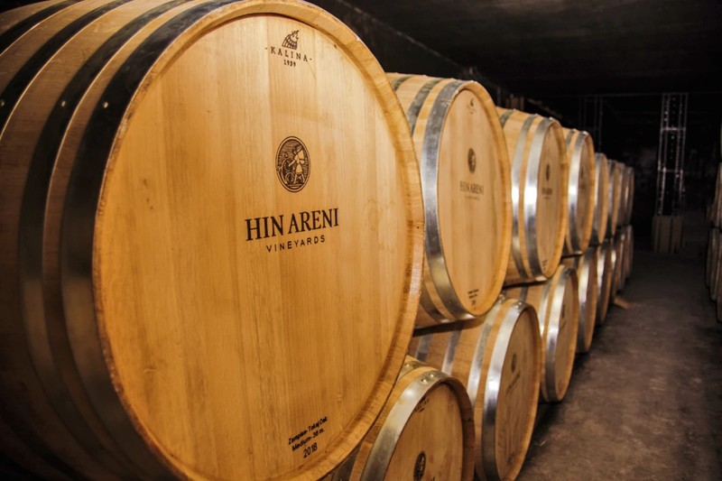 Армения на контрастах: вино Арени, высоты Татева и пещеры Хндзореска (из Еревана)