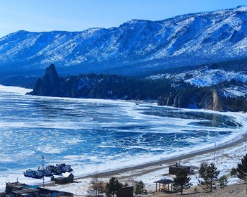 Листвянка, бухта Песчаная и сказочный лёд Байкала
