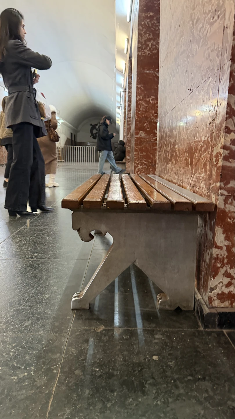 Благодарим Александра за замечательную экскурсию о метро, узнали много интересных деталей, истории с национальным отражением на