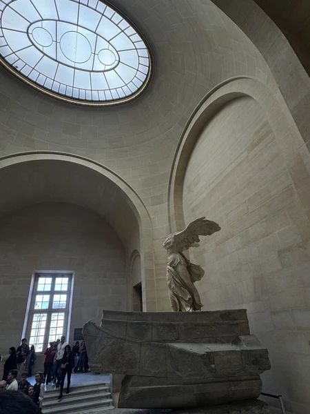 Огромное спасибо за потрясающую экскурсию! Наш гид Людмила провела очень интересную индивидуальную экскурсию по Лувру! Сумела