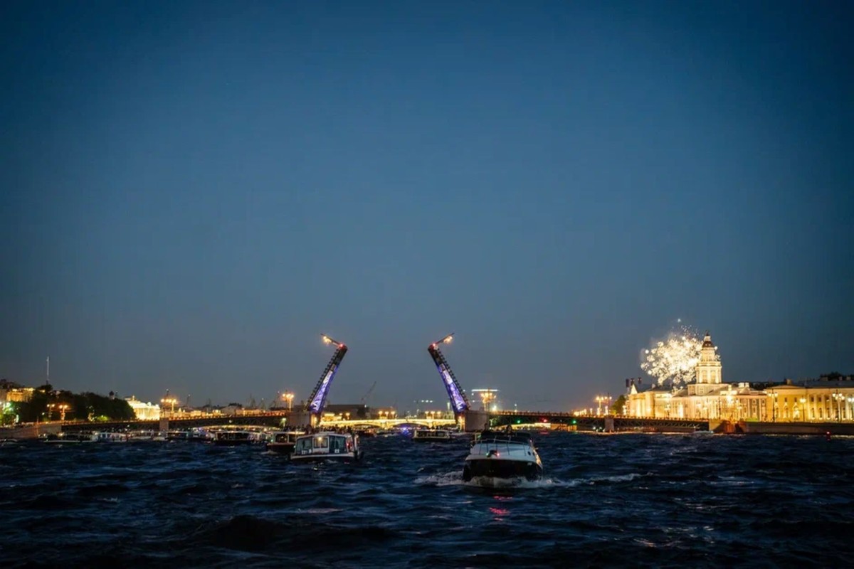 Три разводных моста Петербурга - с борта теплохода