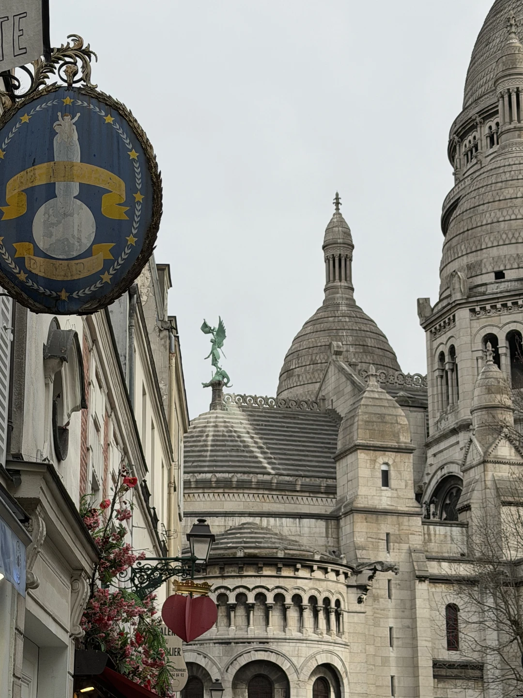 Очень рекомендую. Лариса потрясающий рассказчик. Невероятно интересно. У нас была мини группа. Погода была великолепная