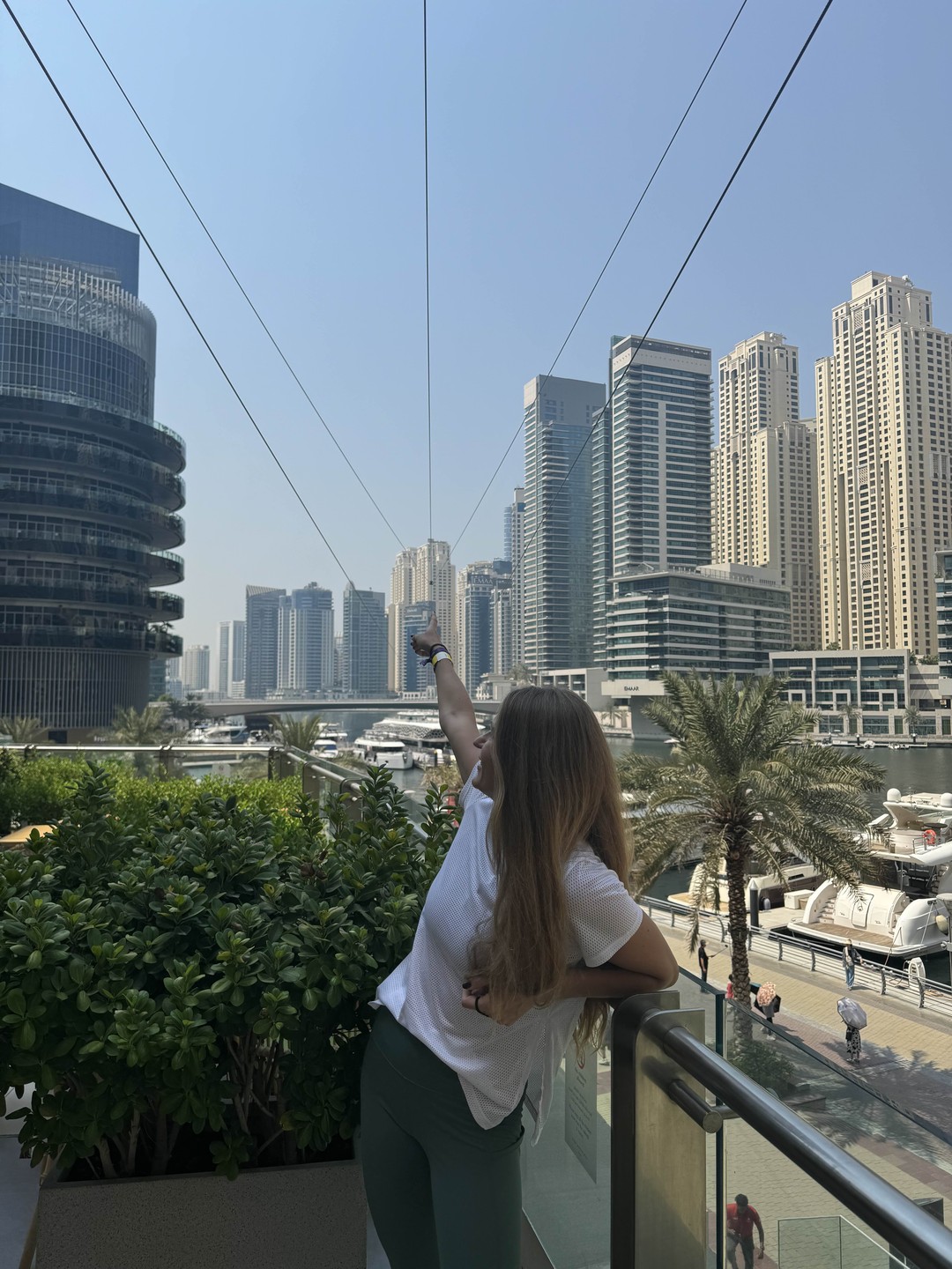 Очень крутой аттракцион) полет длится буквально минуту, но это незабываемый опыт, шикарный вид с 43 этажа 😍