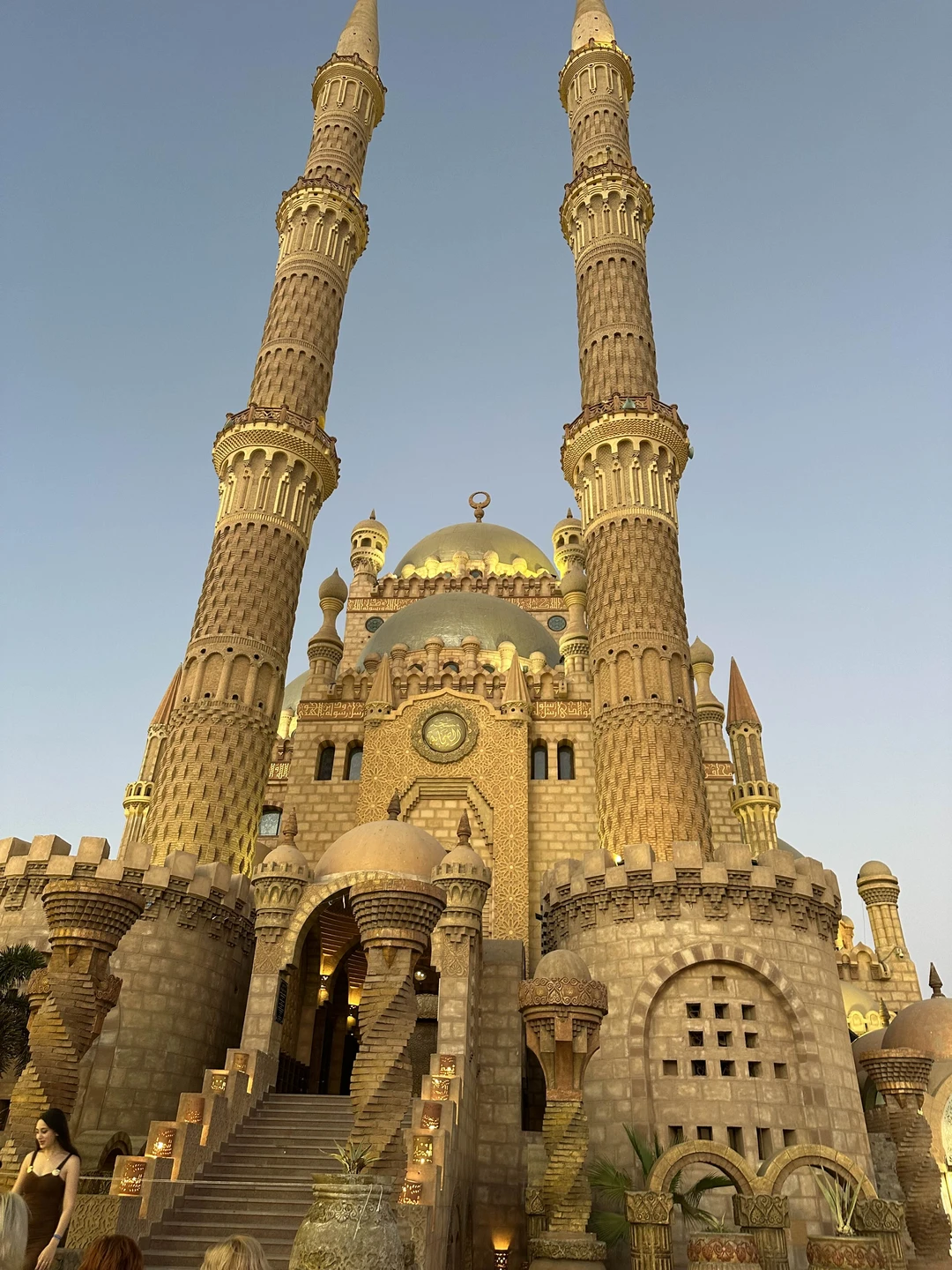 Хороший тур, информативный и маленький группа людей