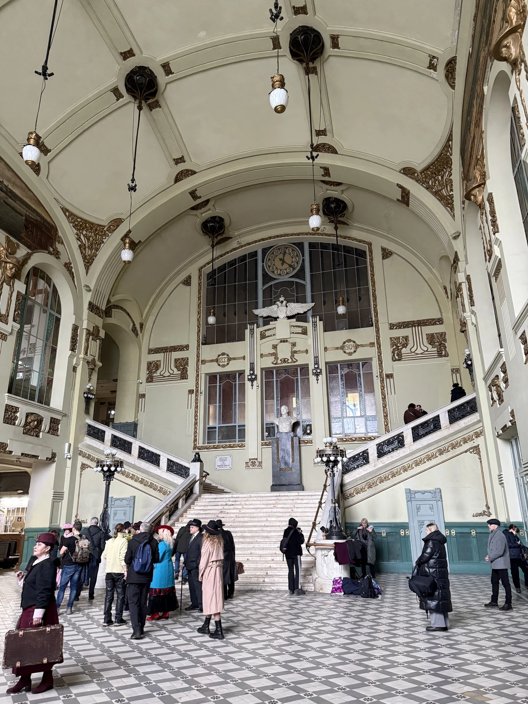 Отличная экскурсия, отличная Марина, получили массу впечатлений. Марина прекрасный рассказчик, ребенок слушал с большим вниманием! Рекомендую