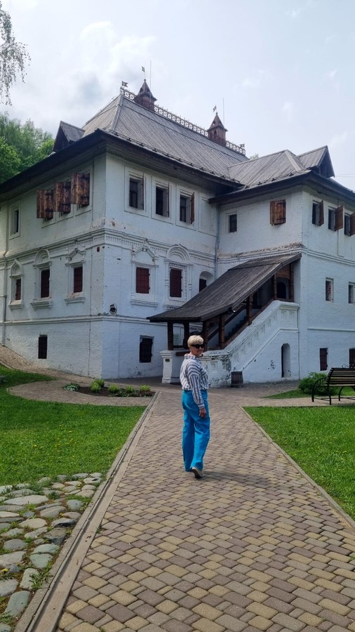 В Гороховец мы попали случайно. Планируя поездку в Нижний Новгород. И были приятно удивлены. Город очень