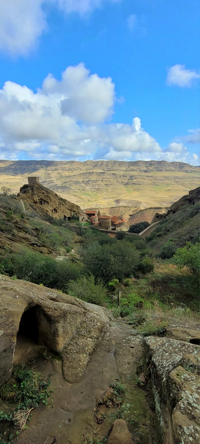 Очень понравился пещерный монастырь Давида Гареджа