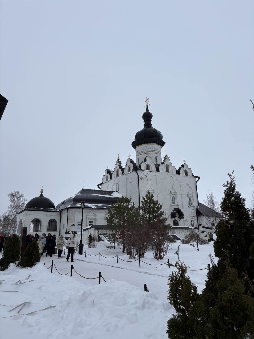 Все понравилось, организовано отлично, автобус хороший, переезды не длительные (40-50 мин самый большой), экскурсия интересная, экскурсовод