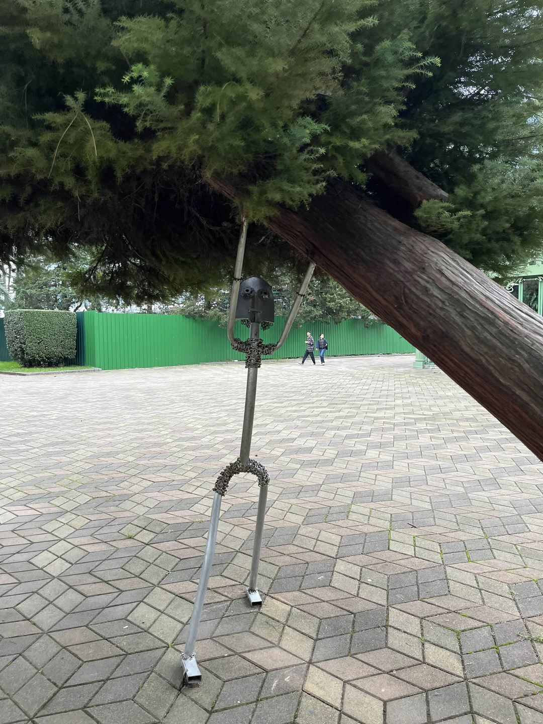 Очень интересная и познавательная экскурсия. В первые дни после приезда Батуми нас не впечатлил, но Олег