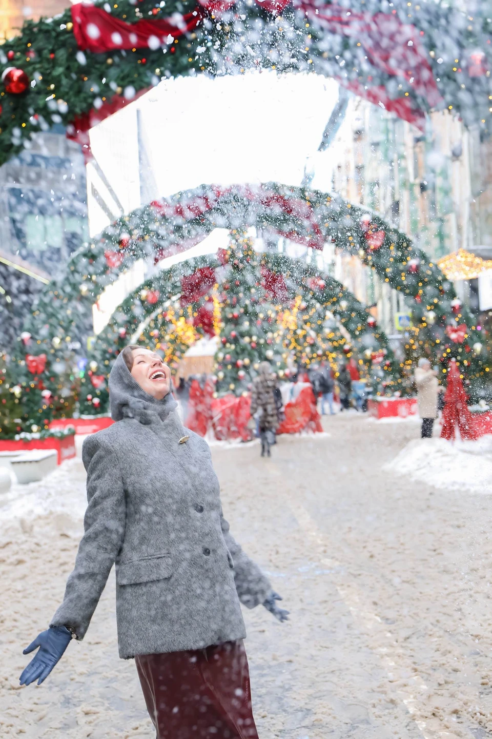 Прекрасная Александра встретила, объемно рассказала по Сити. Я - коренная москвичка, ко мне в гости прилетела