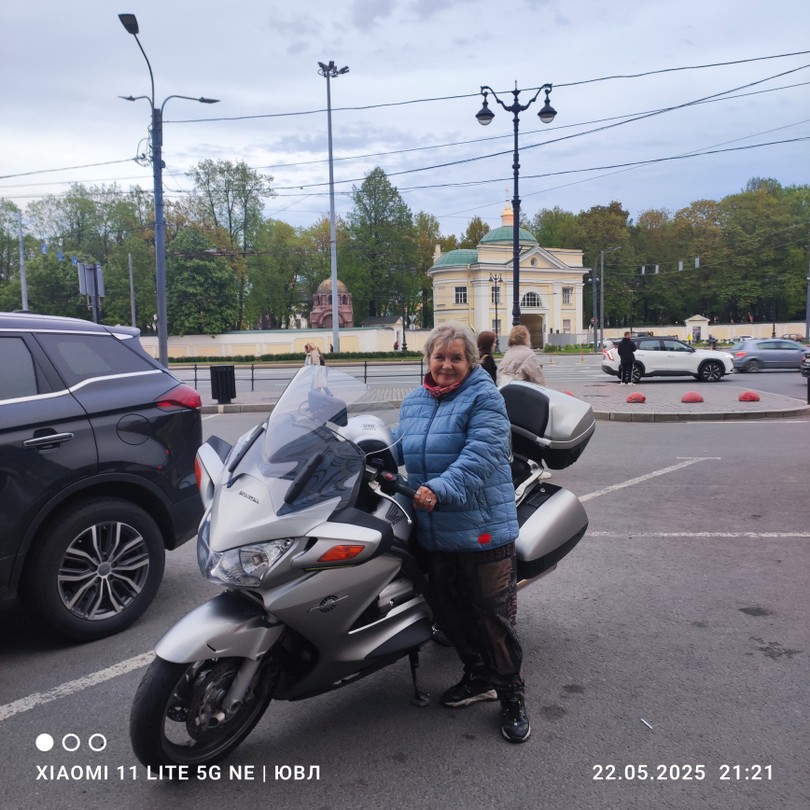 На мотоцикле по сердцу Северной столицы (Юлия)